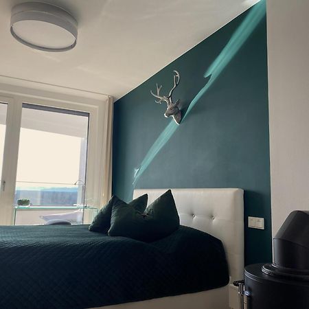 Alpen-Panorama Suite - Einzigartige Privatsuite Hoch Ueber Muenchen, 12Tes Og, Alpenblick, Loggia, Whirlpool, 15 Minuten Zum Zentrum, Ruhe Und Erholung In Der Stadt Muenchen Fuer Privat Und Geschaeftlich Reisende 外观 照片