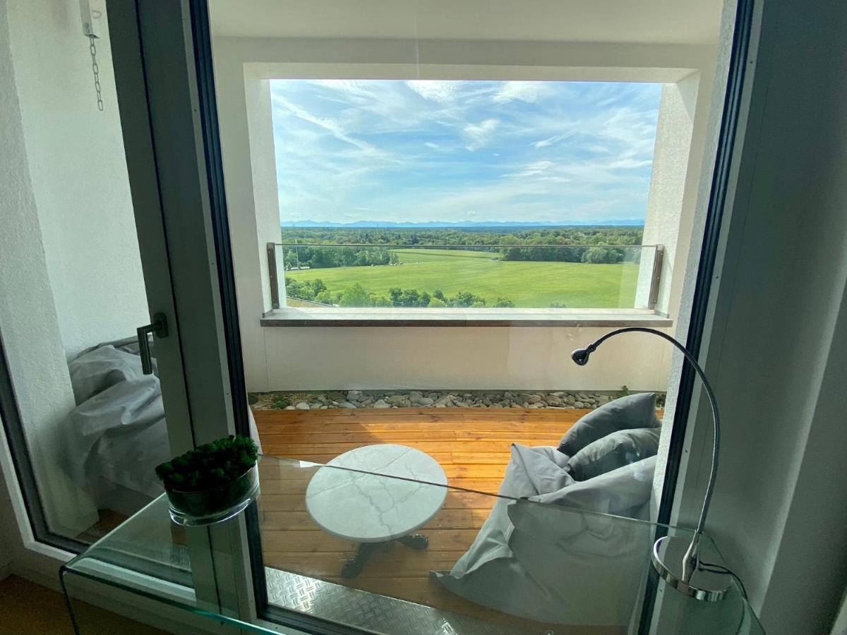 Alpen-Panorama Suite - Einzigartige Privatsuite Hoch Ueber Muenchen, 12Tes Og, Alpenblick, Loggia, Whirlpool, 15 Minuten Zum Zentrum, Ruhe Und Erholung In Der Stadt Muenchen Fuer Privat Und Geschaeftlich Reisende 外观 照片