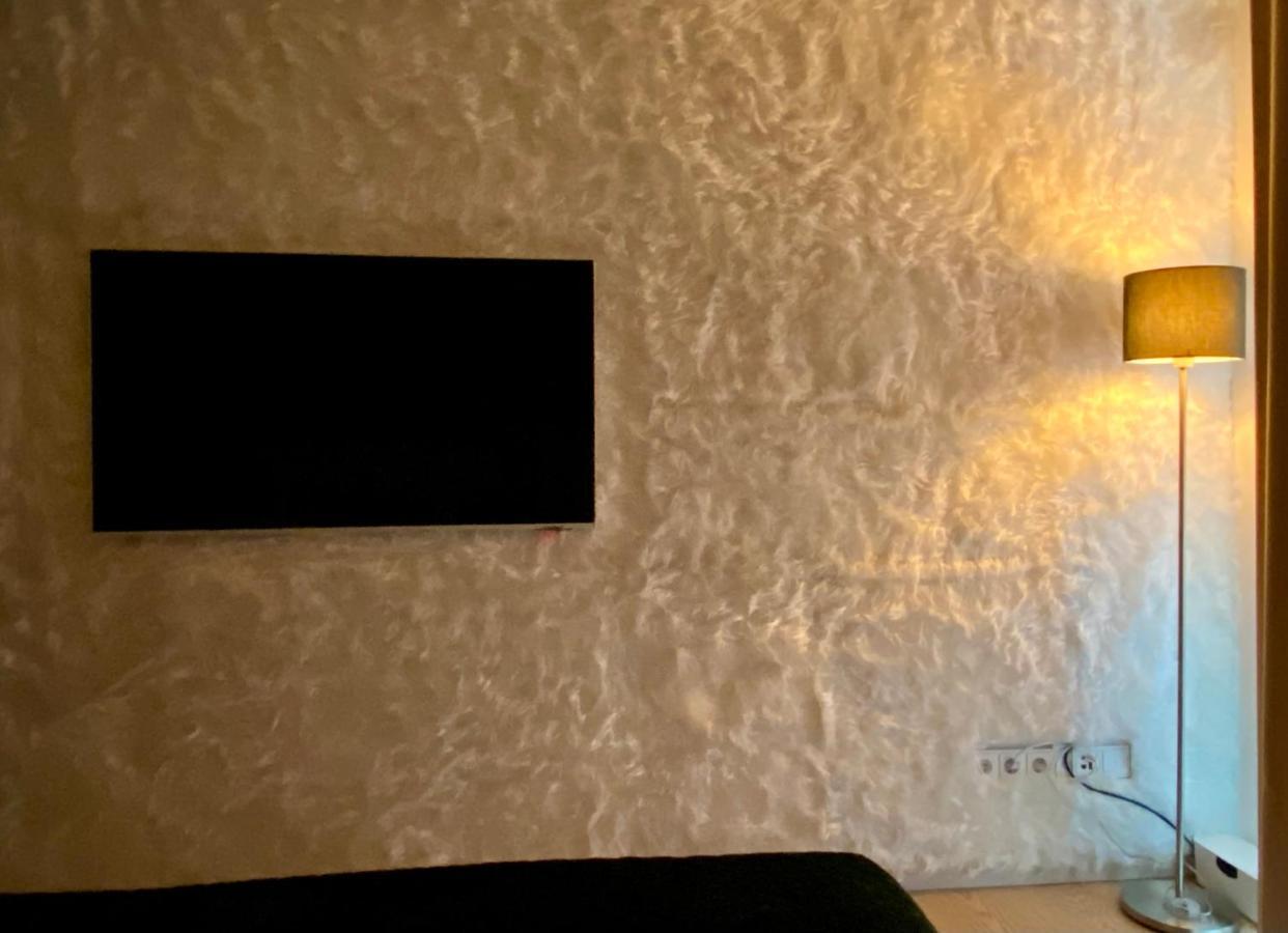 Alpen-Panorama Suite - Einzigartige Privatsuite Hoch Ueber Muenchen, 12Tes Og, Alpenblick, Loggia, Whirlpool, 15 Minuten Zum Zentrum, Ruhe Und Erholung In Der Stadt Muenchen Fuer Privat Und Geschaeftlich Reisende 外观 照片
