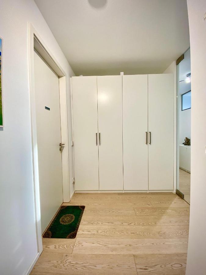 Alpen-Panorama Suite - Einzigartige Privatsuite Hoch Ueber Muenchen, 12Tes Og, Alpenblick, Loggia, Whirlpool, 15 Minuten Zum Zentrum, Ruhe Und Erholung In Der Stadt Muenchen Fuer Privat Und Geschaeftlich Reisende 外观 照片