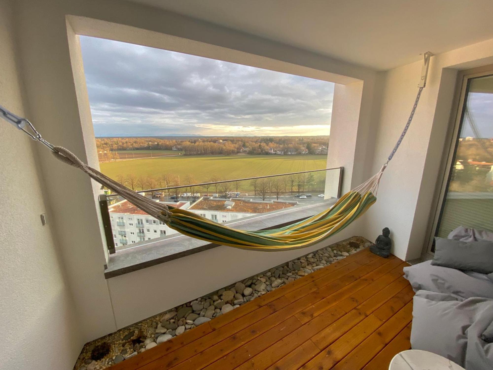 Alpen-Panorama Suite - Einzigartige Privatsuite Hoch Ueber Muenchen, 12Tes Og, Alpenblick, Loggia, Whirlpool, 15 Minuten Zum Zentrum, Ruhe Und Erholung In Der Stadt Muenchen Fuer Privat Und Geschaeftlich Reisende 外观 照片